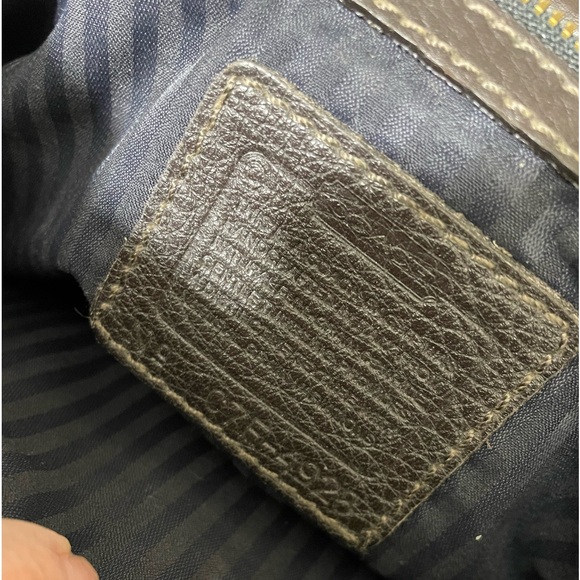 BROWN PEBBLE LEATHER COACH BAG - Picture 7 of 9